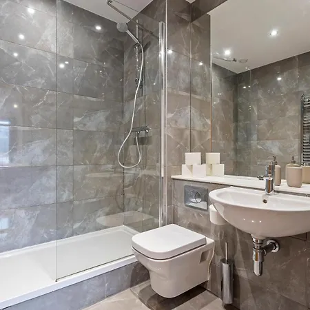 The Shanti Suite- - Parking - Netflix *